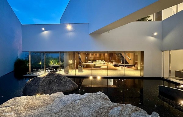 全球藝術市場逆增長
台中豪宅精品化